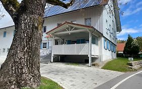 Ferienzimmer Oelhaf Zimmer in Rosé Self Check-In mit Key-Tresore